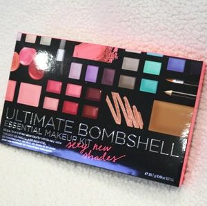 Victoria's Secret Bombshell Essential Make Up Kit